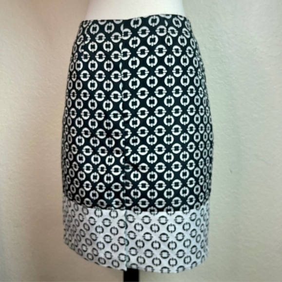 Tailor B. Moss ~ Black/Gray Graphic Print Skirt - Picture 2 of 5